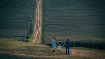 Chúng tôi — một người nhanh, một người chậm